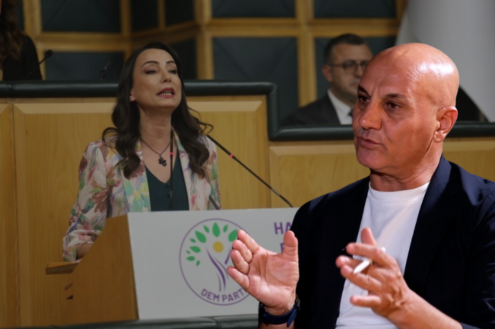 Tülay Hatimoğulları’ndan kent uzlaşısı ve Azad Barış’a yönelik linç kampanyasına sert tepki