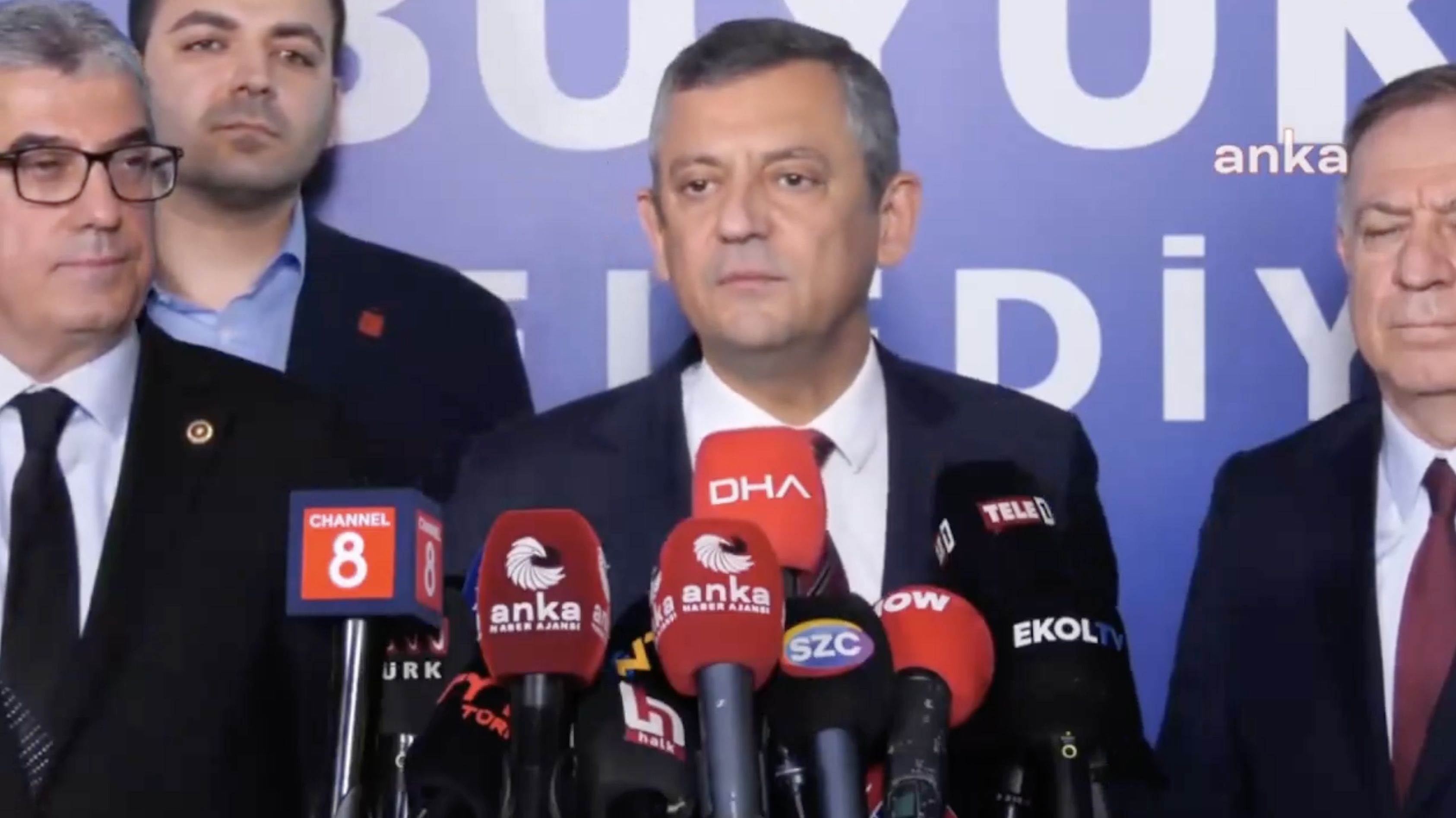 CHP olağanüstü kurultaya gidiyor