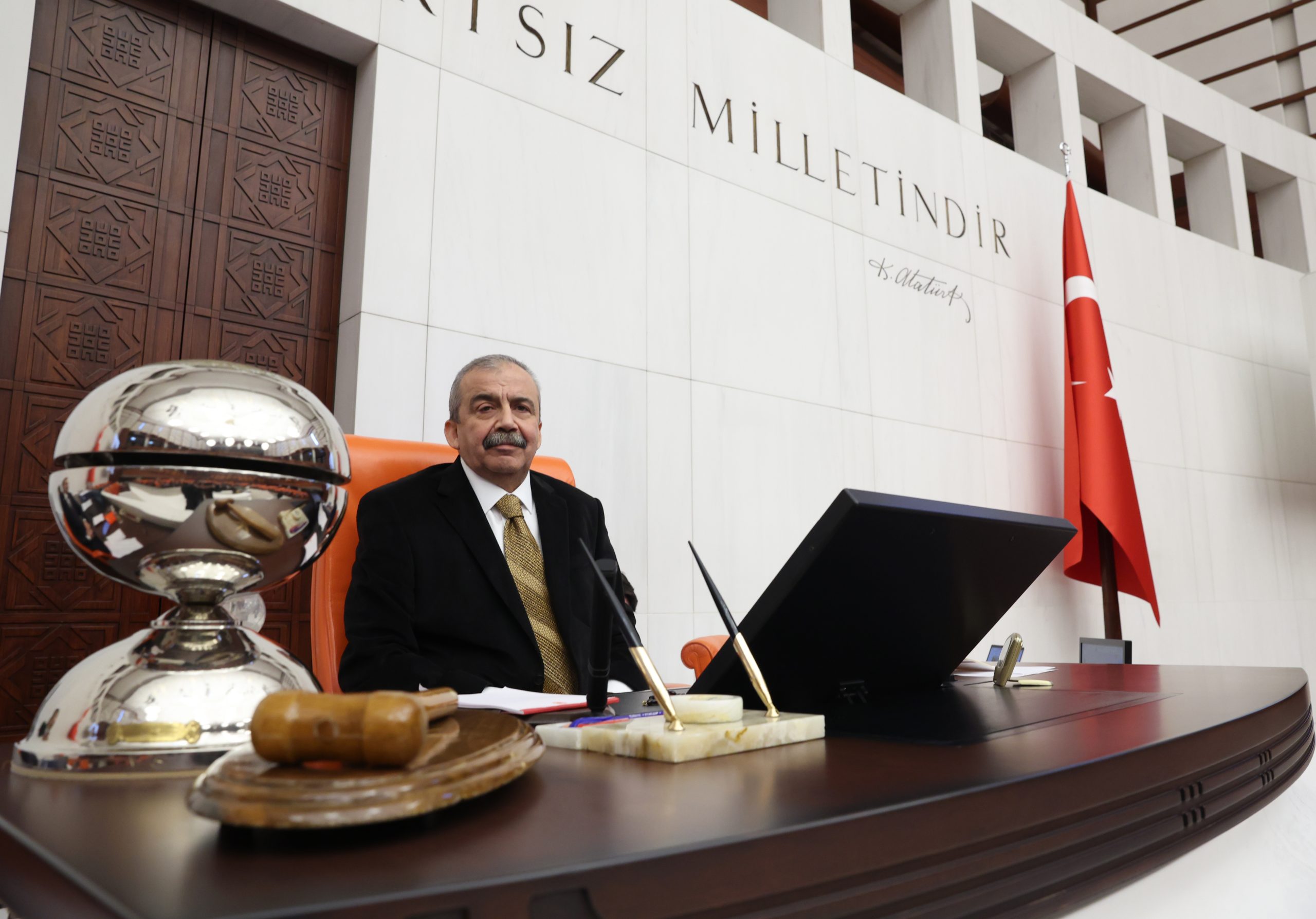 Sırrı Süreyya Önder’den yeni kanun teklifi hazırlığı