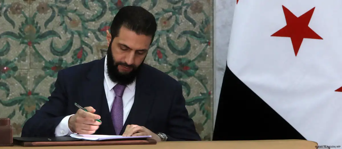 Ahmed Şara Suriye’de geçiş dönemi anayasa bildirgesini imzaladı