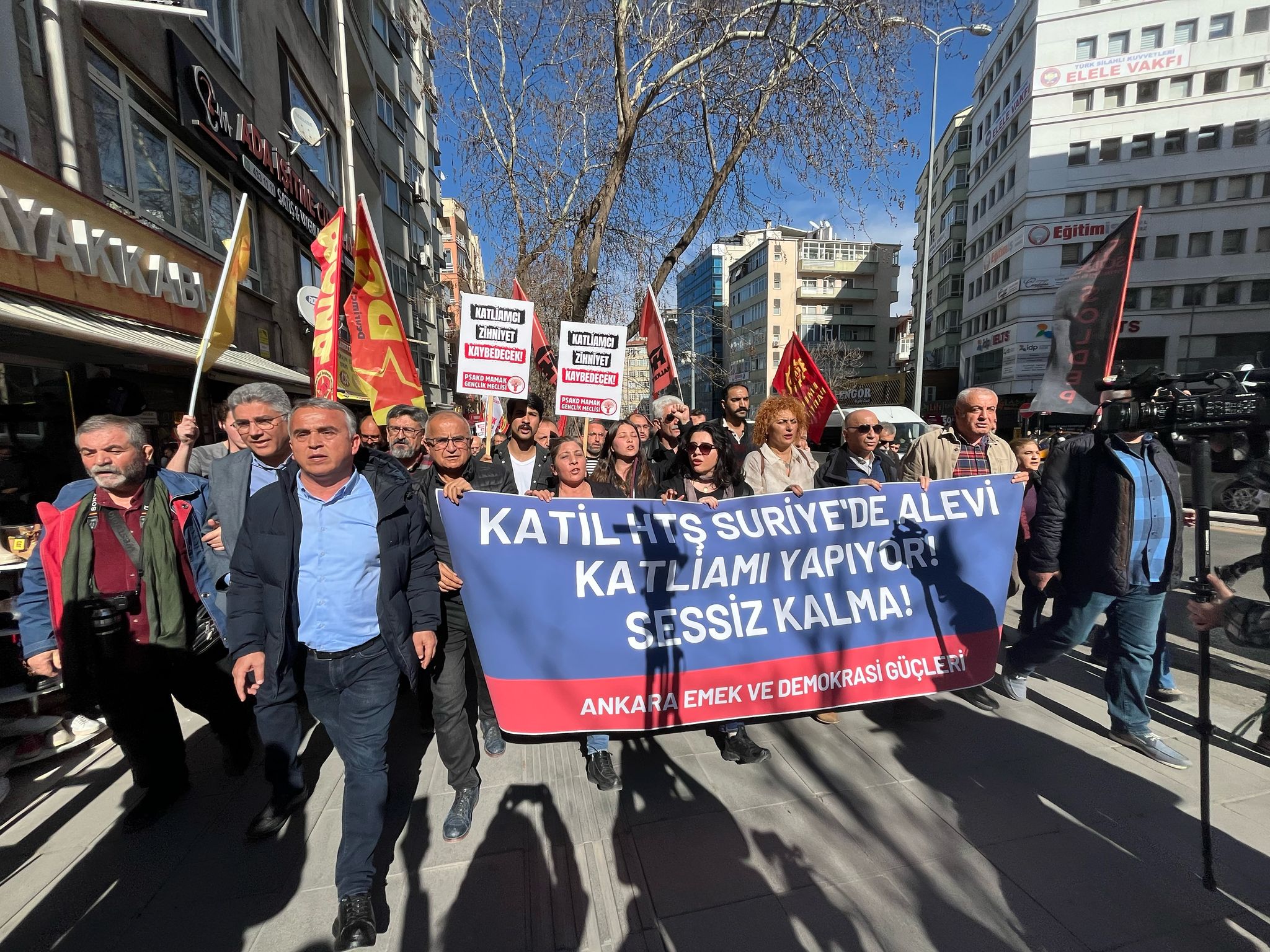 Suriye’deki Alevilere yönelik saldırılar Ankara’da protesto edildi: Saldırıların failleri bellidir