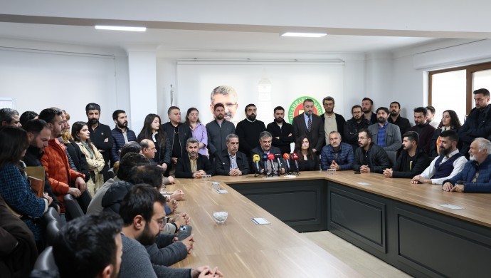 Diyarbakır Barosu’ndan İstanbul Barosu kararı tepkisi: Mücadelemizi kararlılıkla sürdüreceğiz