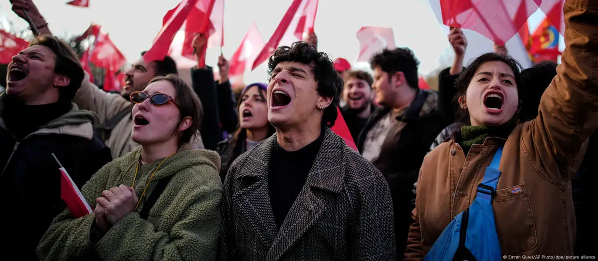 CHP Genel Merkezi’nde kriz masası: Toplumsal muhalefetle birlikte hareket edilecek