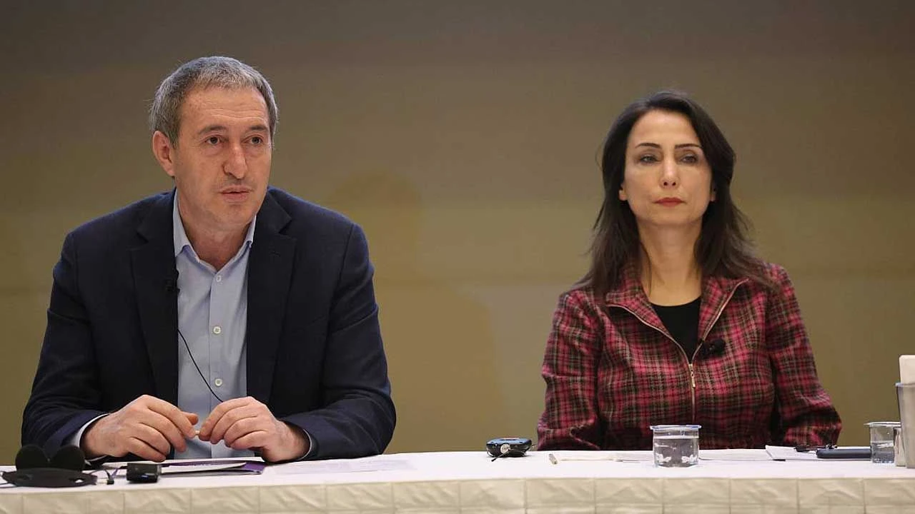 DEM Parti’nin siyasi parti turu devam ediyor