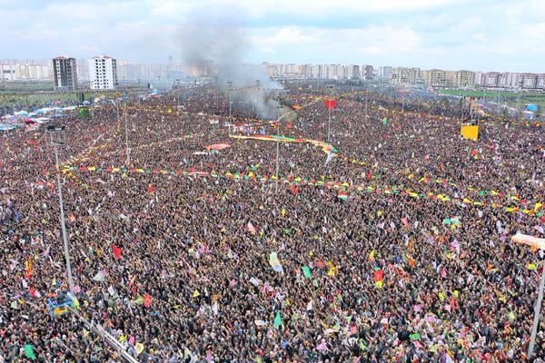 Diyarbakır’da halk Newroz Parkı’na akın ediyor