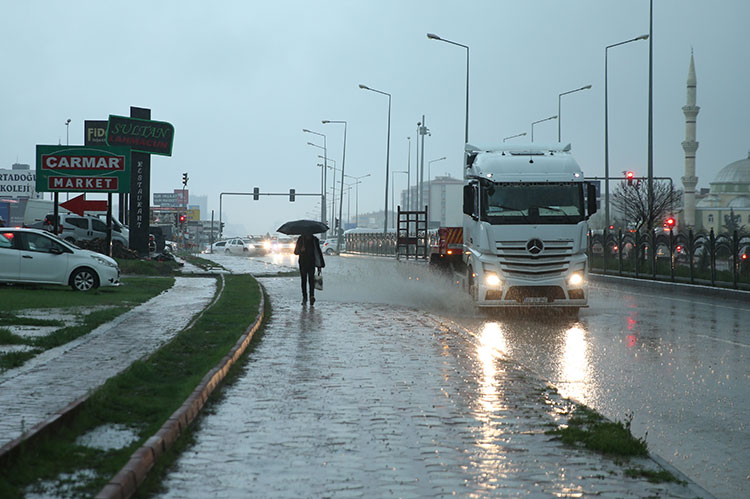 Meteoroloji uyardı: Güneydoğu’da kuvvetli yağış ve fırtına bekleniyor