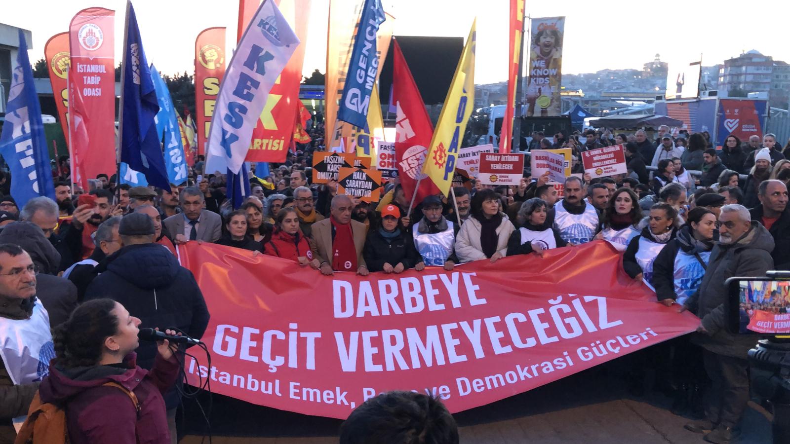 İstanbul Emek ve Demokrasi Güçleri Yenikapı’dan Saraçhane’ye yürüdü.