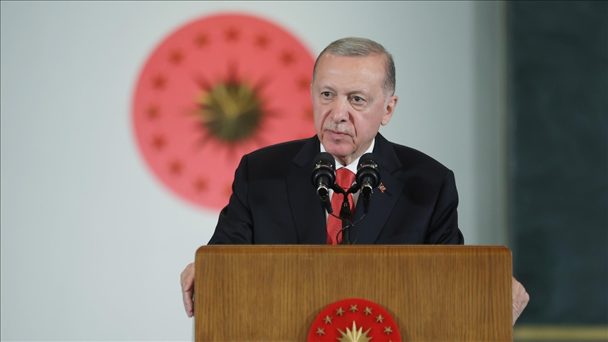 Cumhurbaşkanı Erdoğan’dan İmamoğlu açıklaması: Bilgi ve belgeler kendi partilileri tarafından yargıya verildi