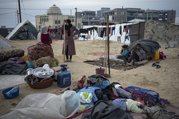 İsrail’in Gazze’ye giden yardımı durdurma kararı, sivil hayatı zorluyor