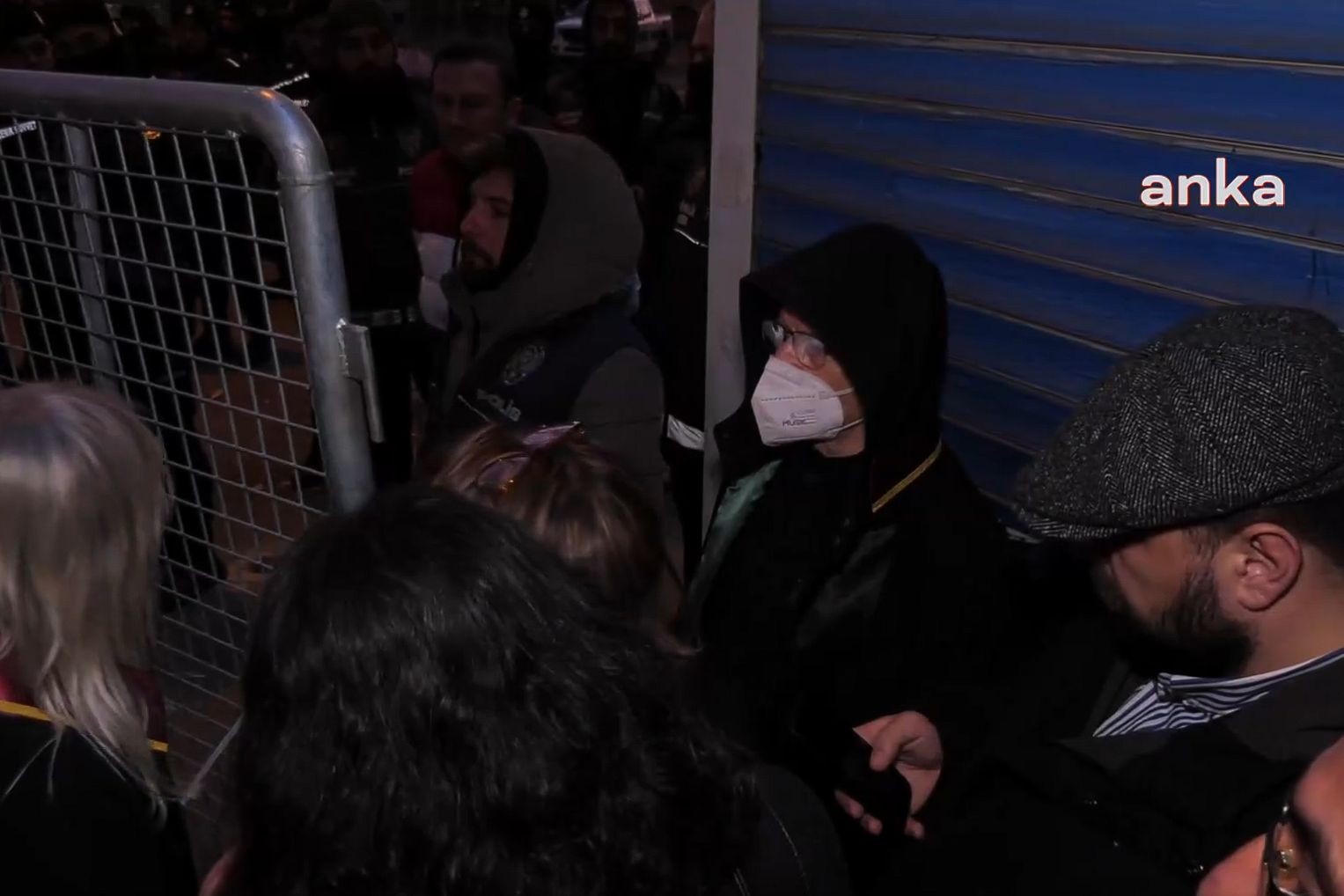 İbrahim Kaboğlu ve İstanbul Barosu avukatlarının adliyeye girişi engellendi