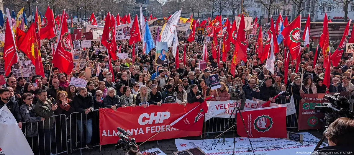Suriye’deki Alevilere yönelik katliamlar protesto edildi