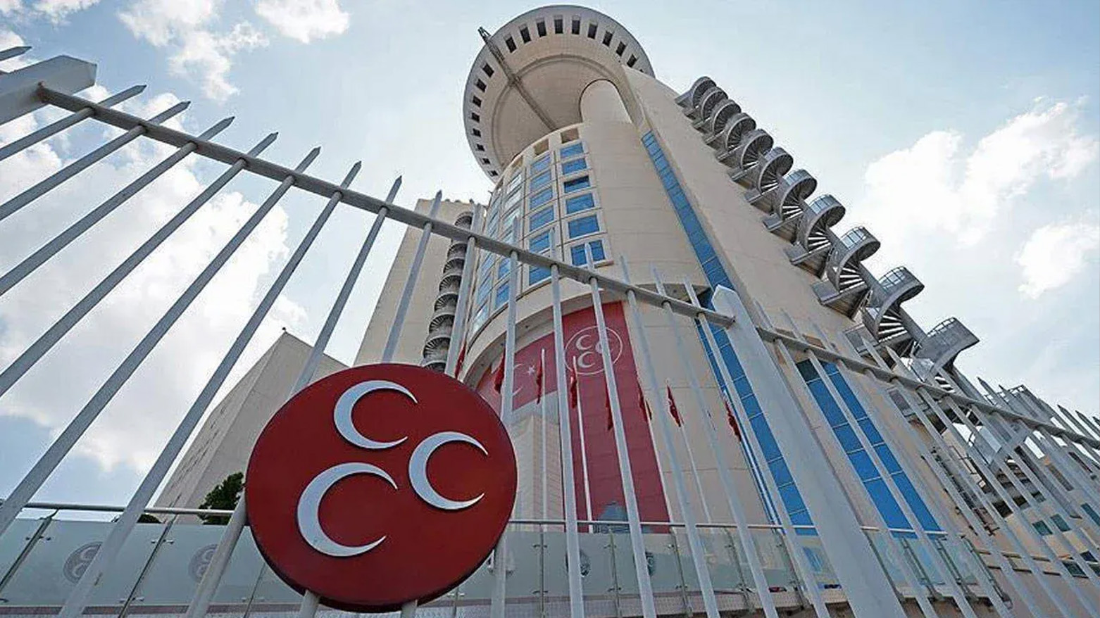 MHP’den dikkat çeken bayramlaşma programı: DEM Parti ile görüşülecek