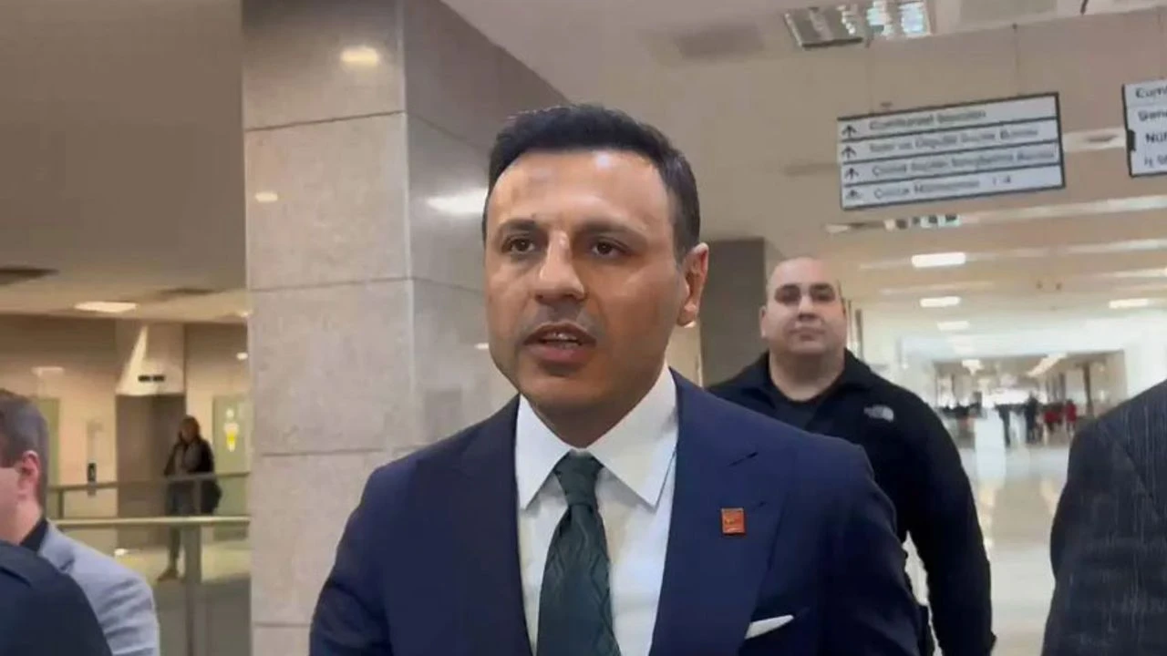 CHP’li Özgür Çelik’ten belediyelere operasyon ve tutuklamalara tepki: İnsanların hayatlarıyla oynayamazsınız