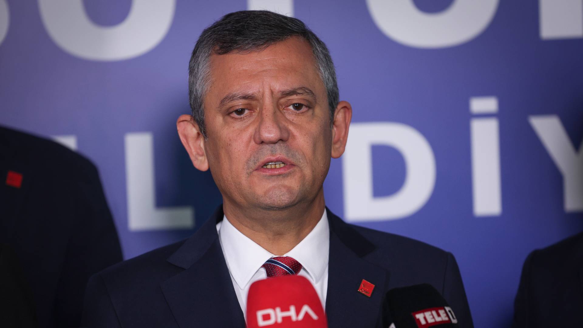 Özgür Özel: Kötü muameleyi rapor ettik, asla affedilmeyecek