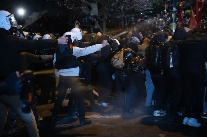 İstanbul Valisi’nden protestolara ilişkin açıklama: ‘Ölçülü müdahale yapılıyor’
