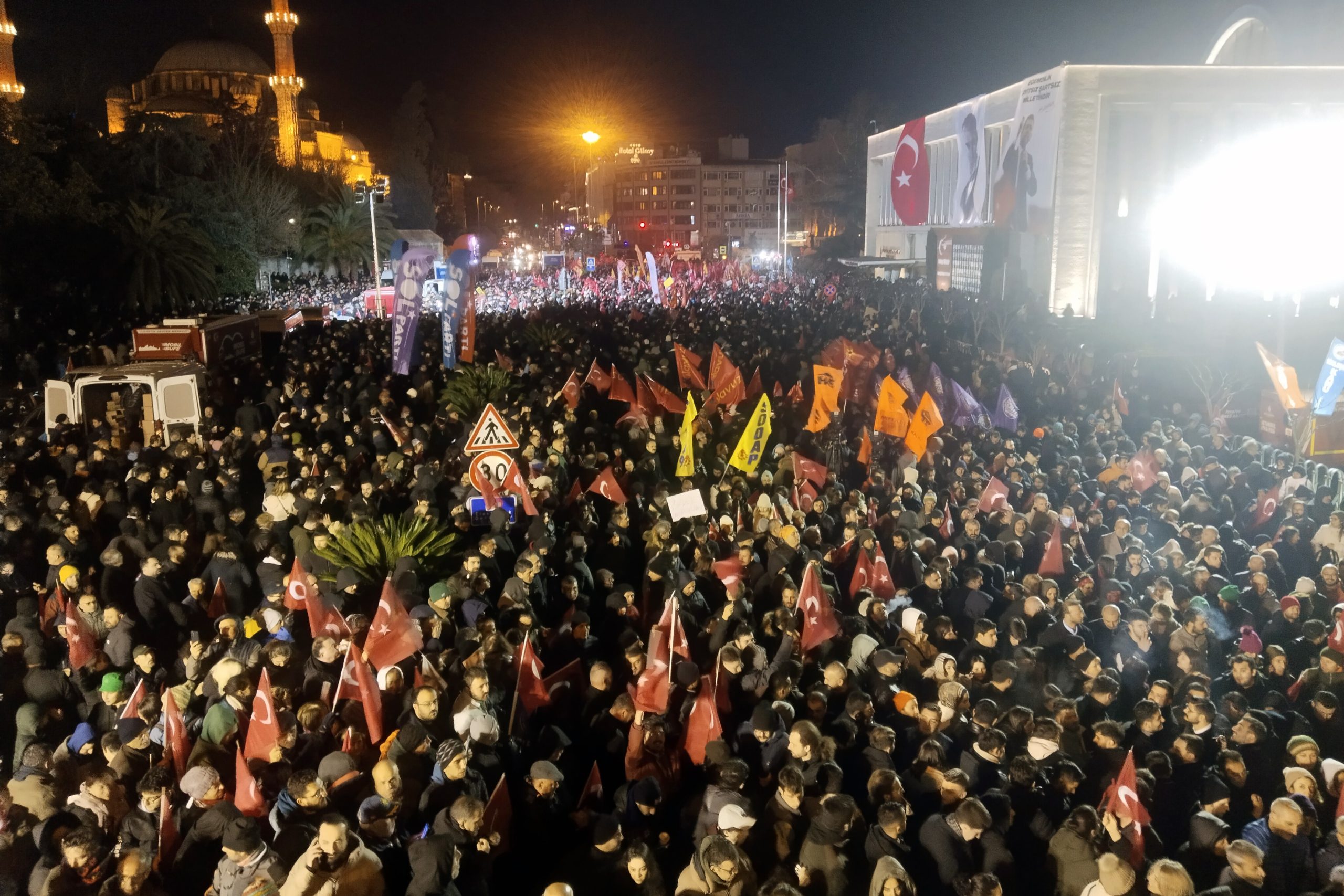 Bloomberg: Türkiye’de muhalefetten ülke çapında protesto çağrısı