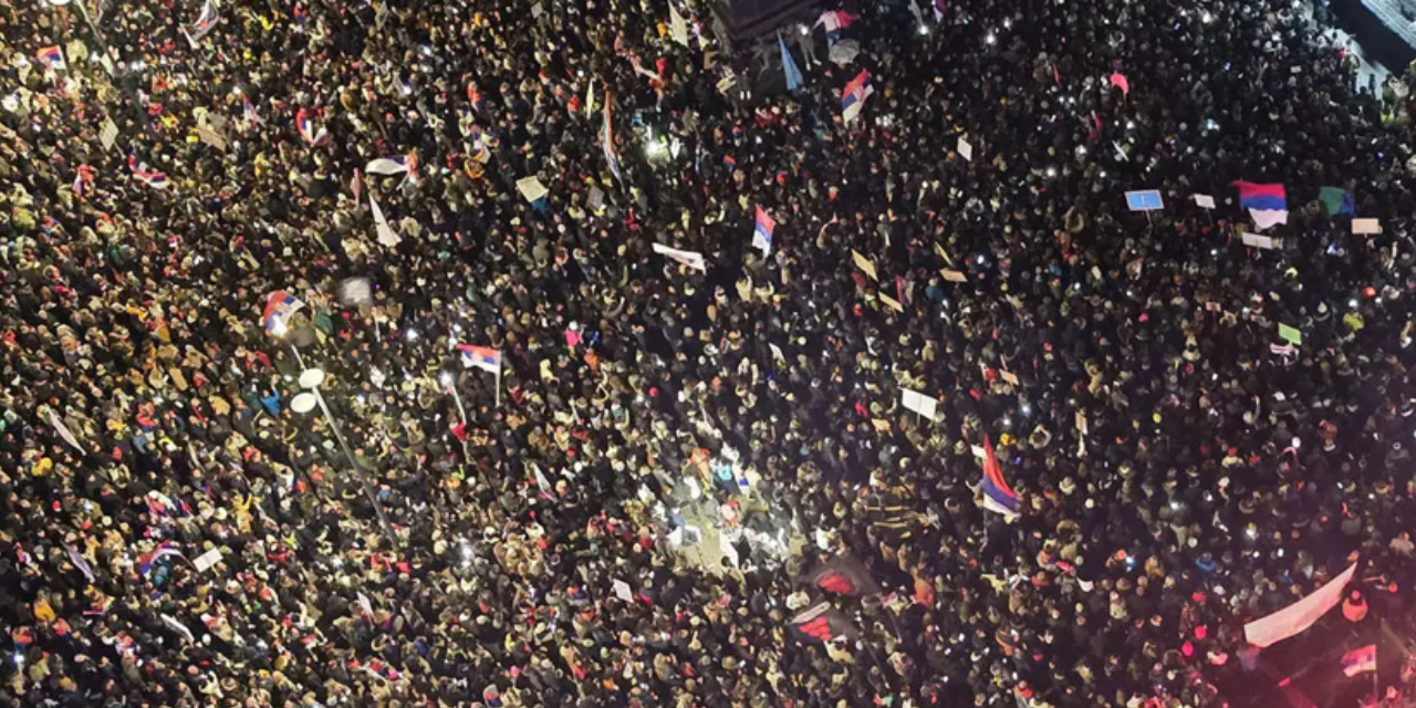 Sırbistan’da yolsuzluk protestoları: Binlerce kişi sokaklarda