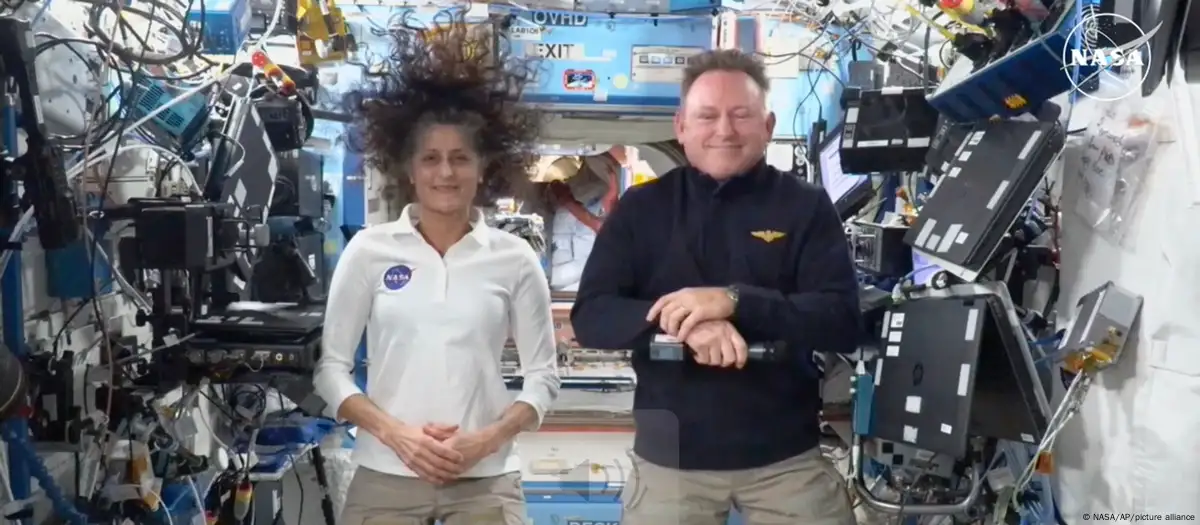 İki astronot Dünya’ya dönüyor