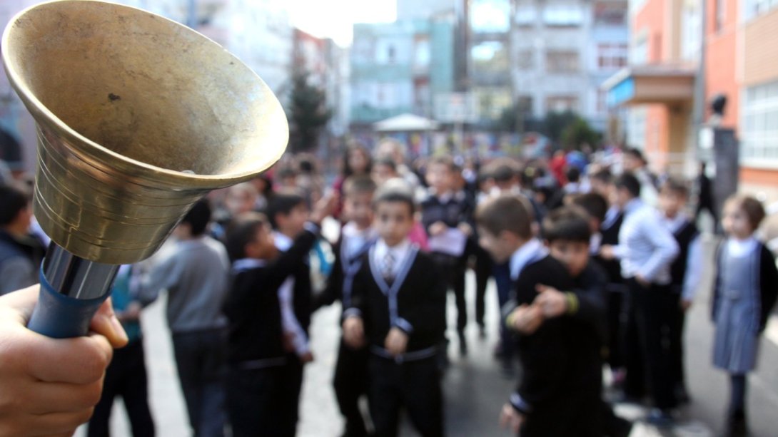 Ara tatil sona eriyor: Yarın okullar açılacak