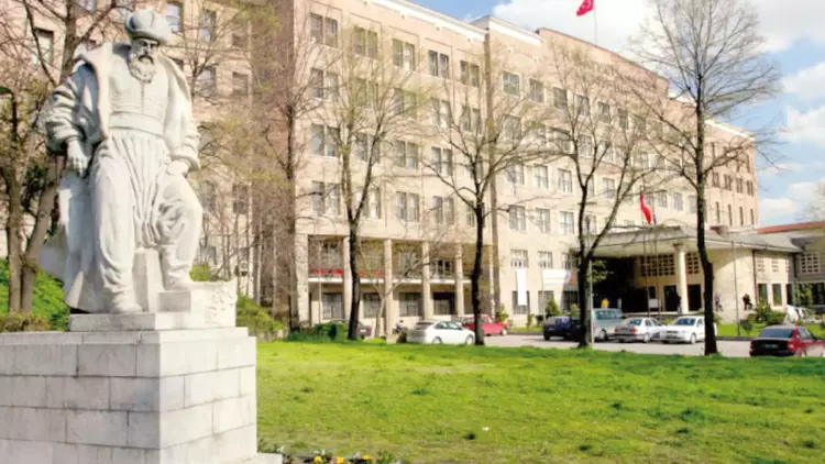 Yükseköğretimde değişiklik: Bazı fakülte ve enstitülerin adı değişti, yenileri kuruldu
