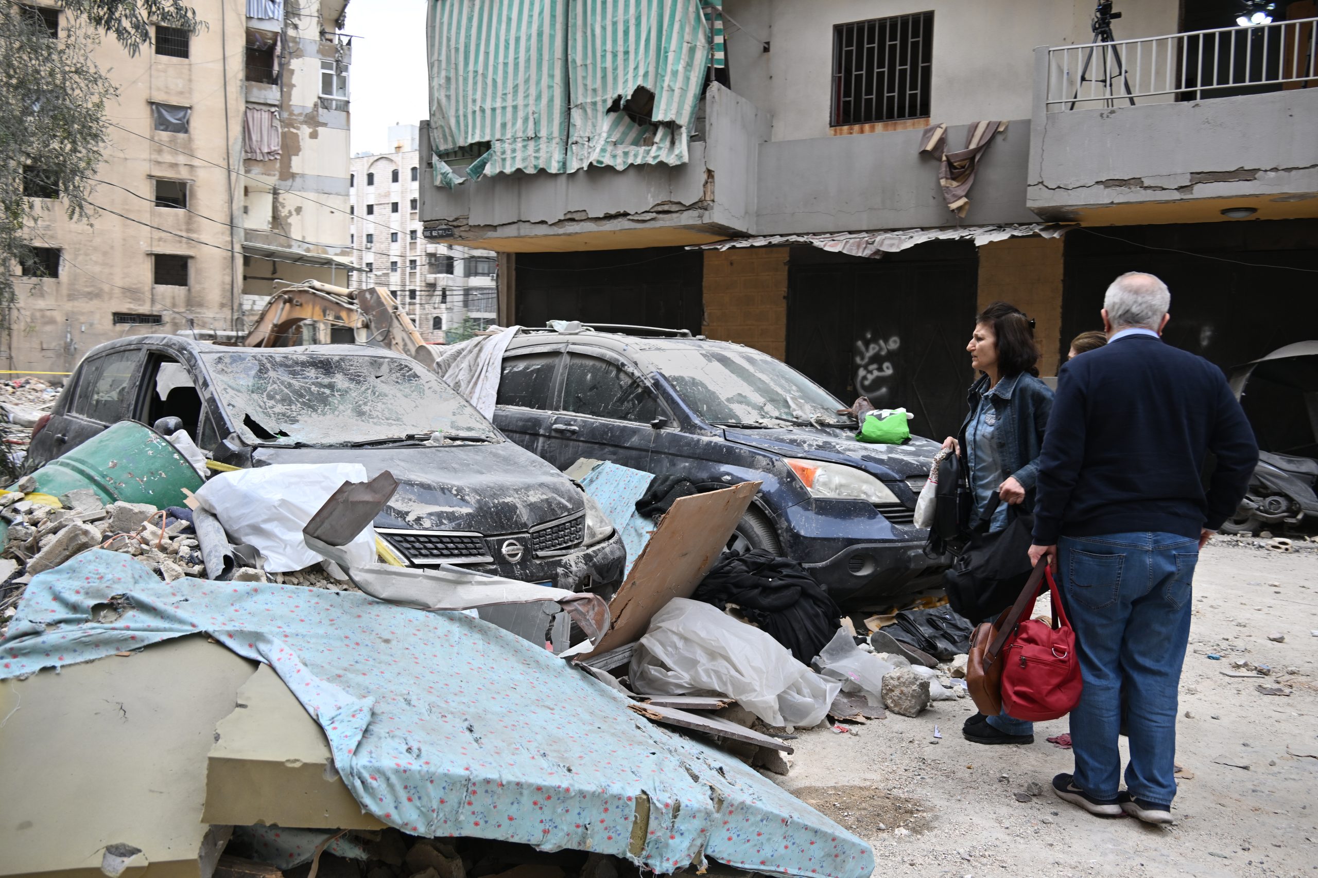 İsrail ordusu Beyrut’u bombaladı: Ateşkes ihlalleri devam ediyor