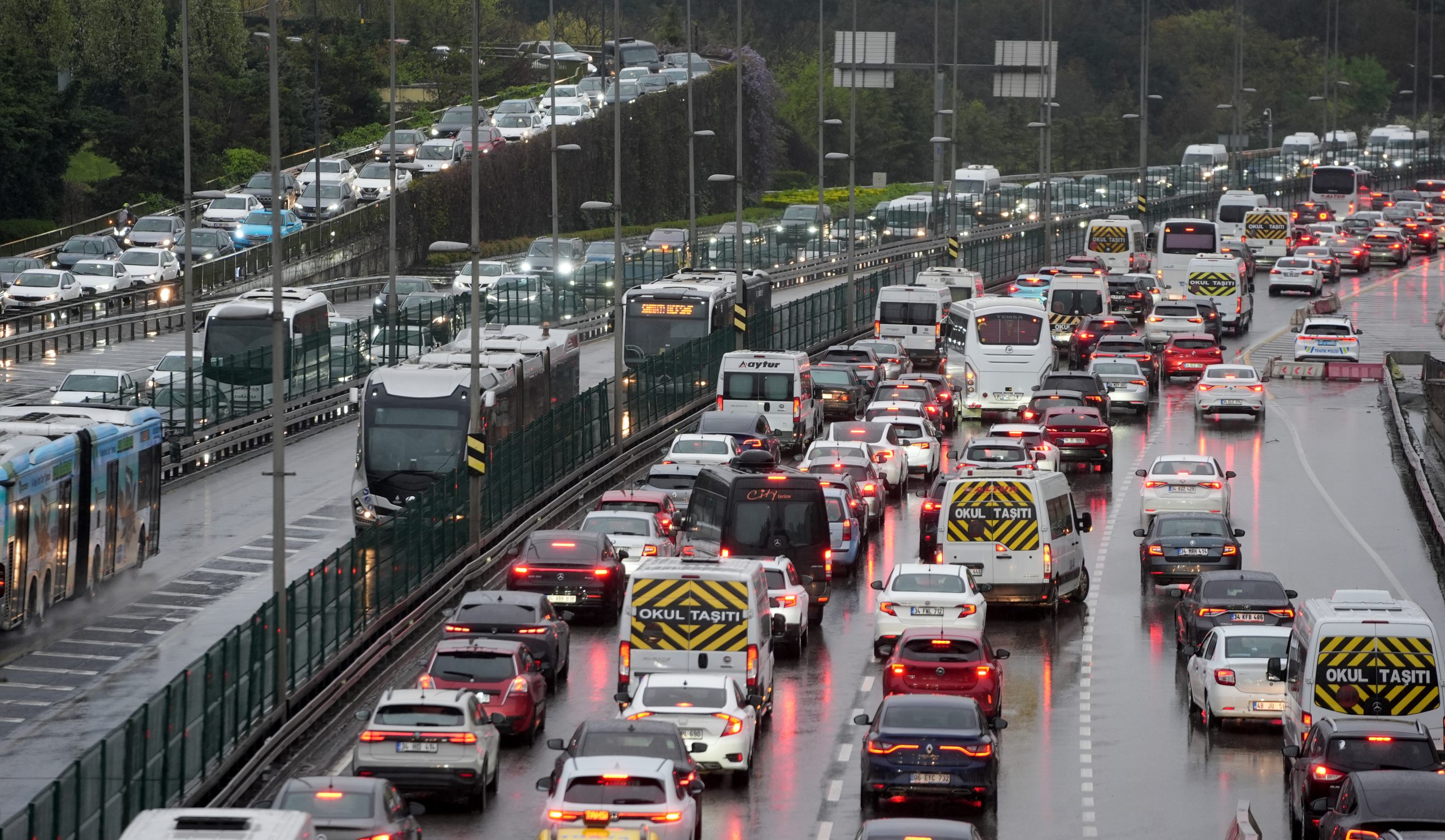 Tatil sonrası İstanbul’da trafik kilitlendi: Yüzde 78 yoğunluk