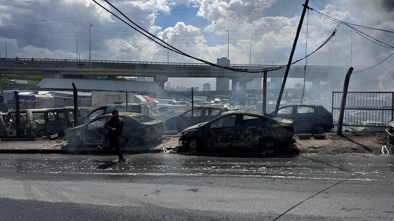 İkitelli’de kimya deposunda  yangın: Otomobiller küle döndü