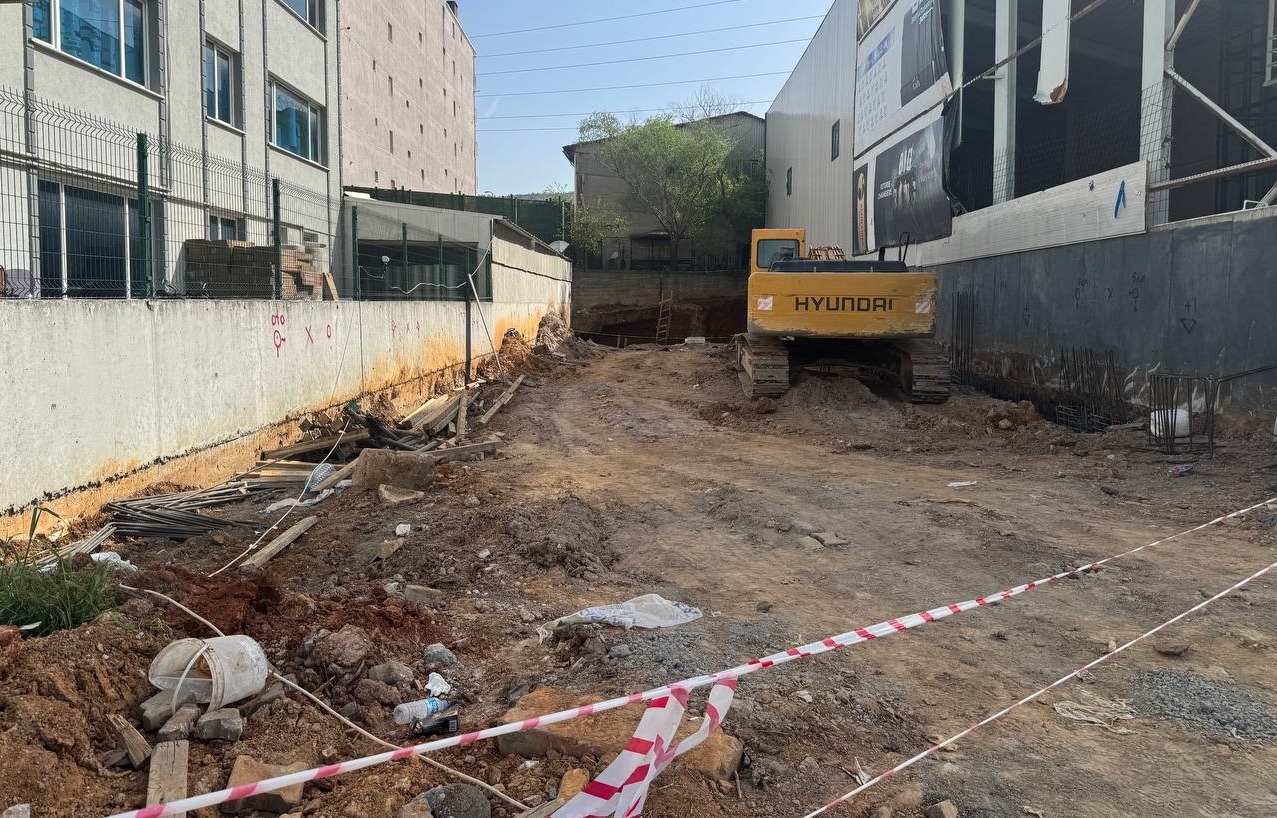 Ataşehir’deki bir inşaatta göçük meydana geldi: 3 işçi yaralandı