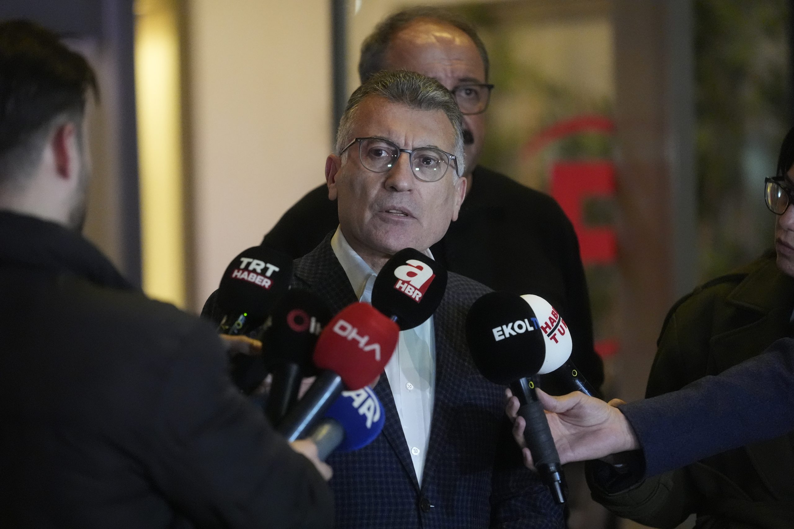 Abdullah Güler’den Sırrı Süreyya Önder’e hastane ziyareti