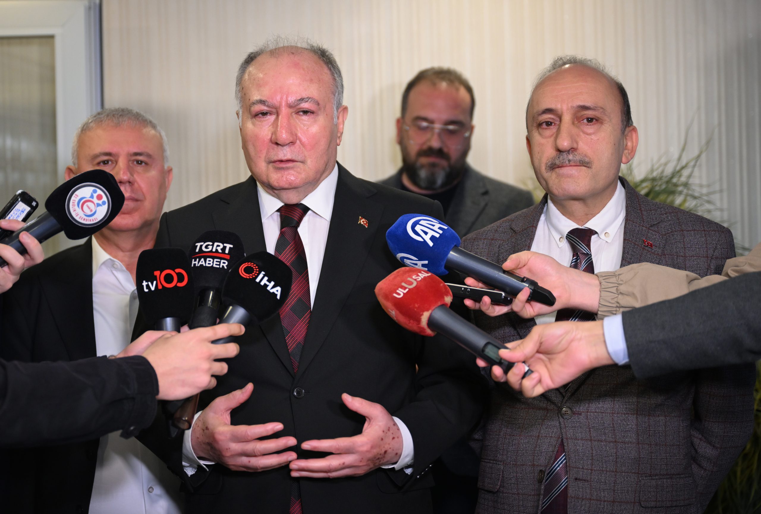 Kamuda 600 bin işçiyi ilgilendiren toplu sözleşme görüşmeleri sürüyor