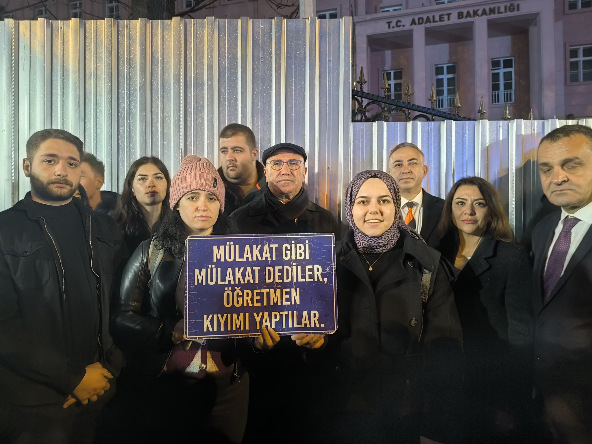 Mülakat mağduru öğretmenler: 5 ay değil, gerekirse 5 yıl mücadele ederiz