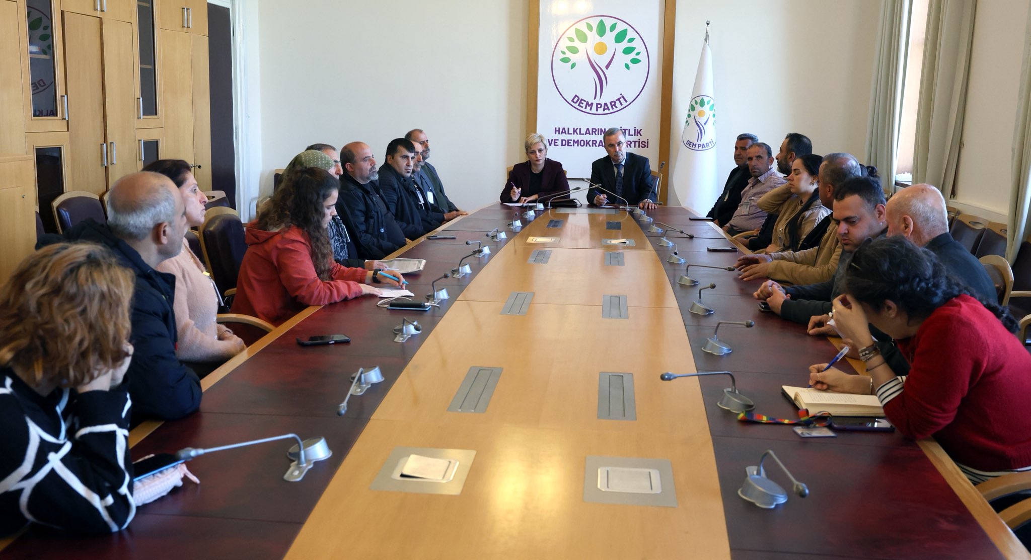 DEM Parti Hataylı depremzedelerle Meclis’te buluştu: İktidar, yeni bir deprem yaşatmasın