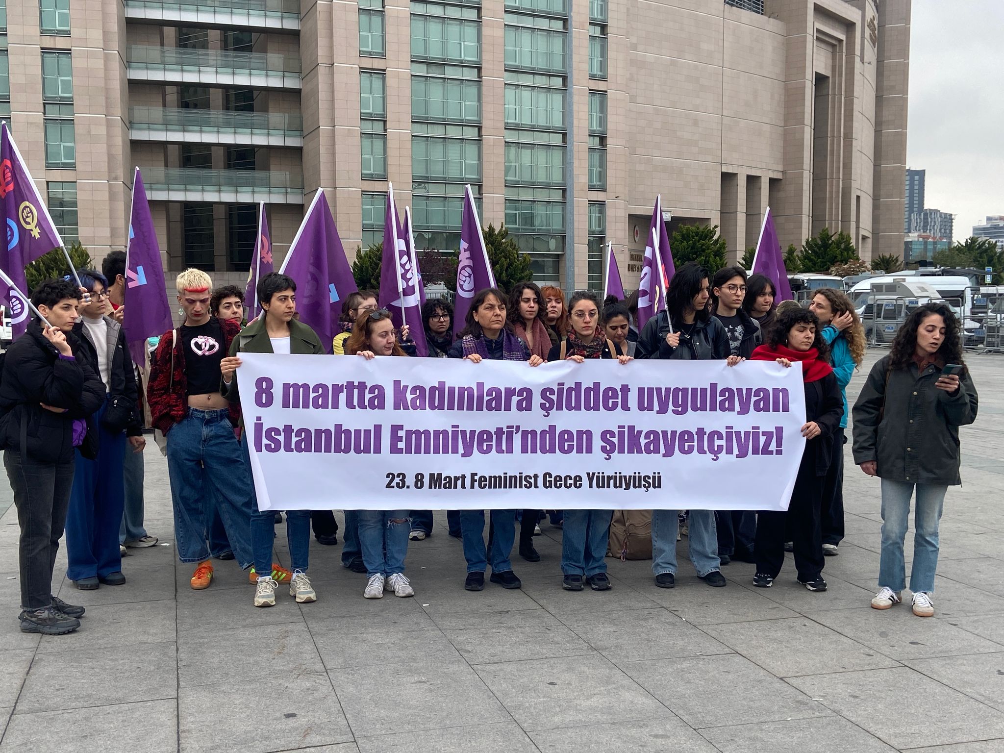 8 Mart gözaltılarına karşı kadınlardan suç duyurusu: Şiddeti normalleştirmeyeceğiz