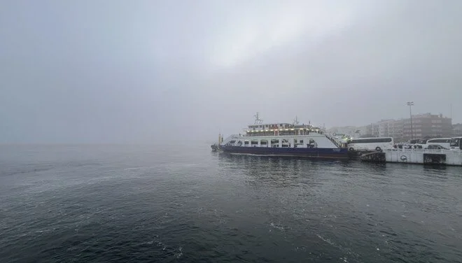 Sis nedeniyle Çanakkale Boğazı transit gemi geçişine kapatıldı