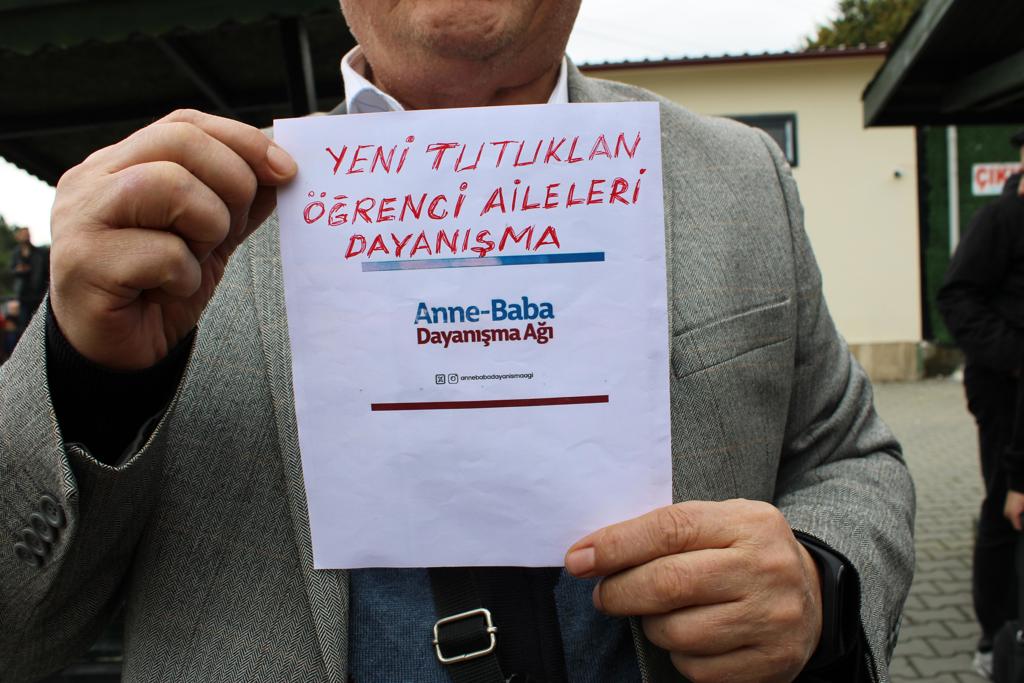 Ailelerden çağrı: Cezaevindeki çocuklarımıza ders kitapları bir an önce ulaştırılsın