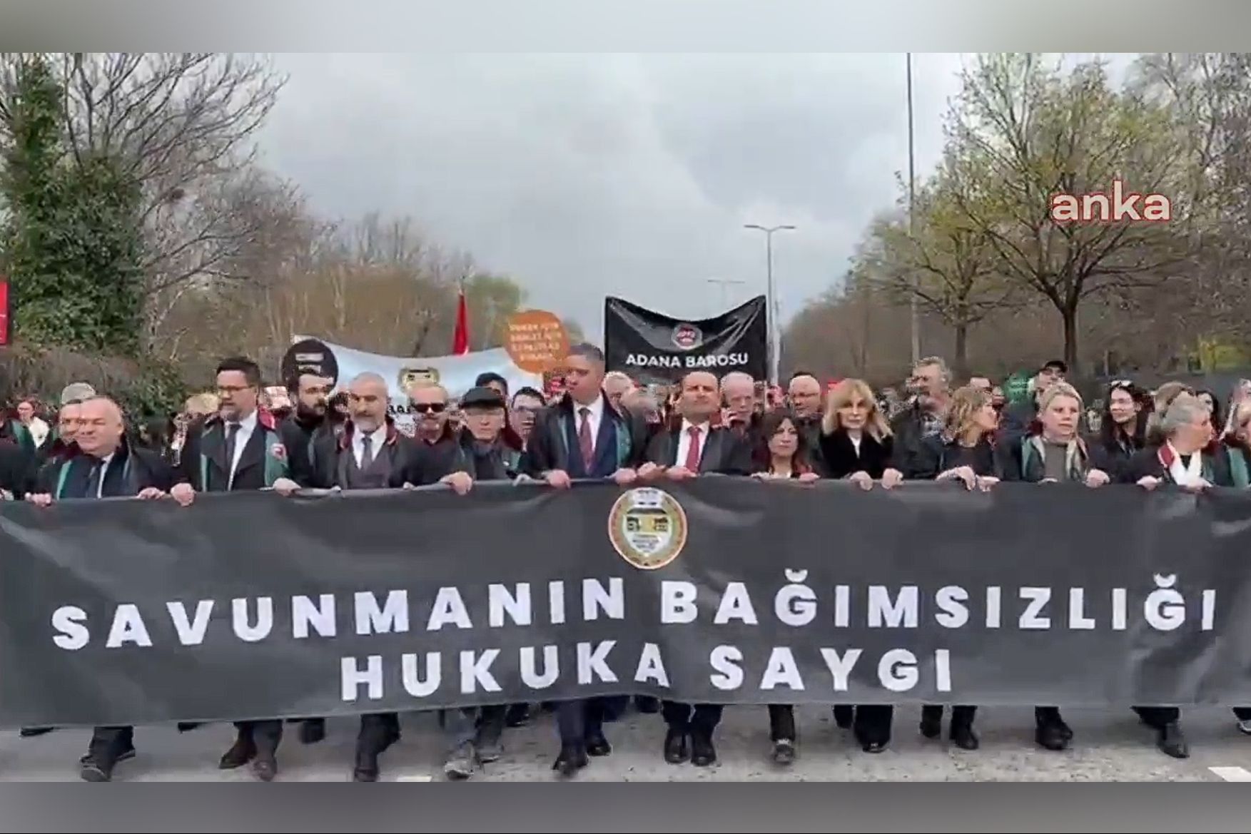 Avukatlar Ankara’da yürüdü: ‘Savunma susmadı, susmayacak’
