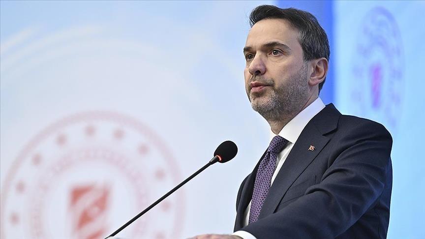 Avrupa’daki elektrik kesintileri Türkiye’yi etkiler mi? Bayraktar’dan açıklama