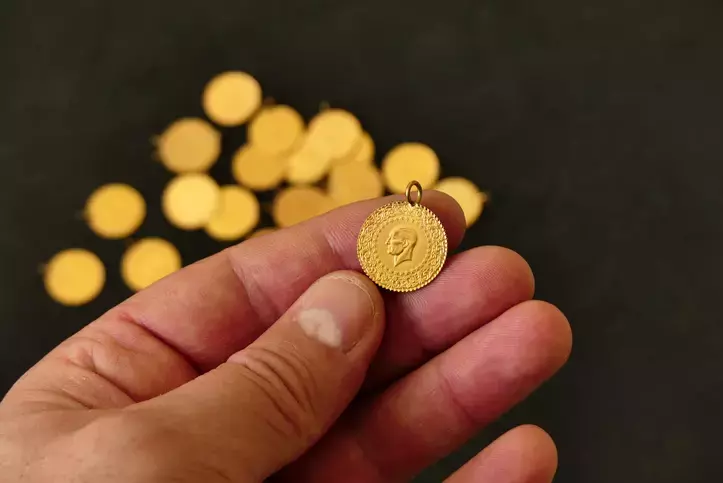 Altında rekor üstüne rekor: Çeyrek altın 7 bin lirayı solladı
