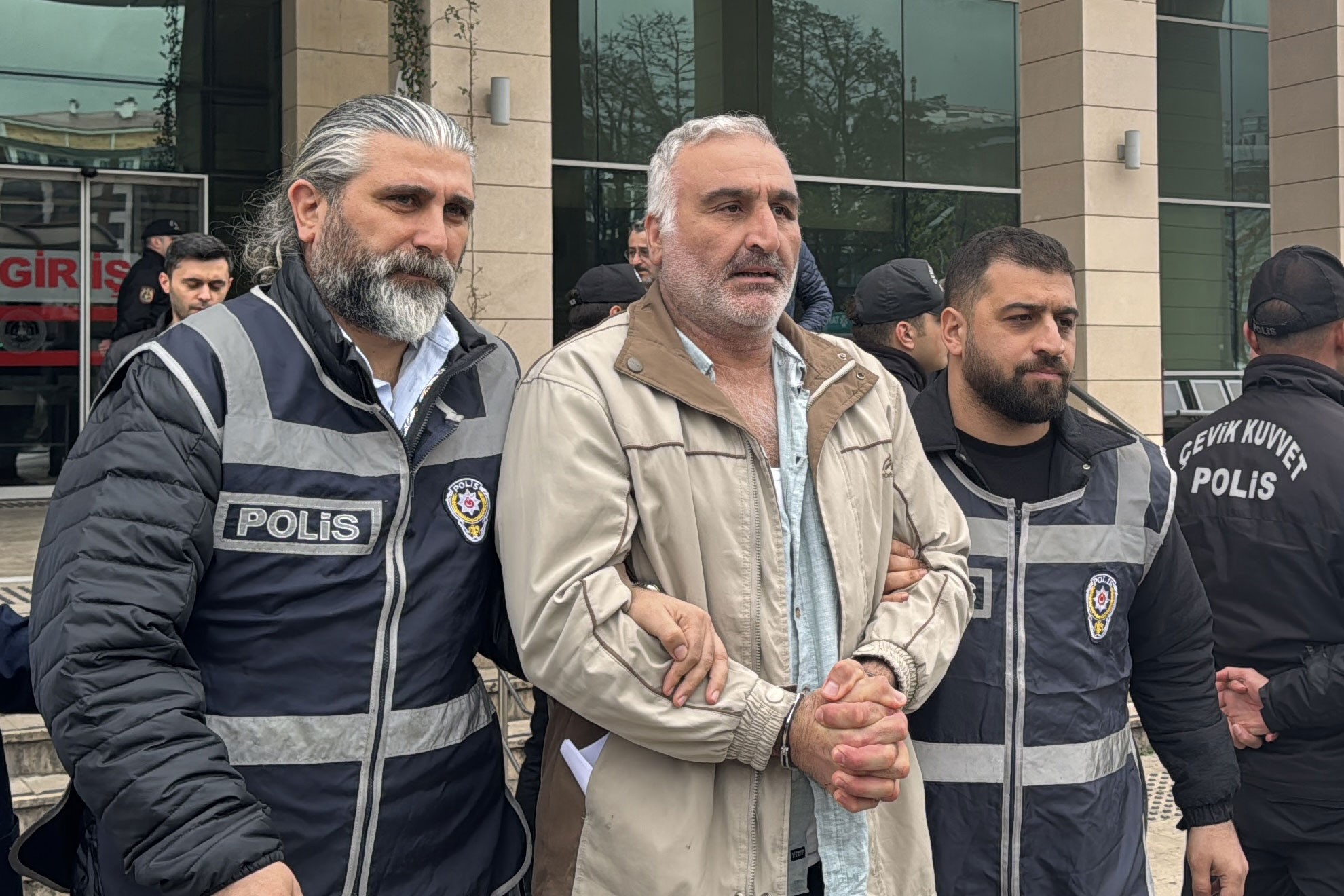 Trabzon’da CHP standına saldıran Bilal Gökalp tutuklandı