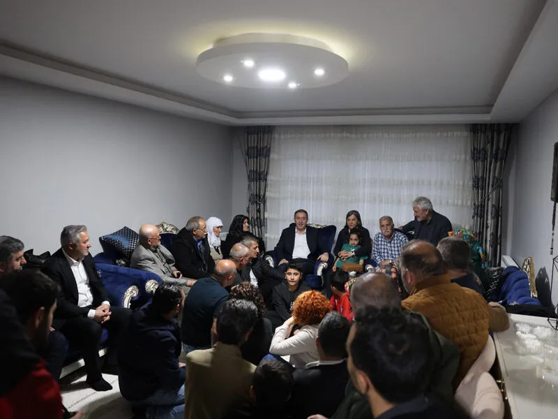 DEM Parti’den ev ziyaretleri: Barışı birlikte kuracağız