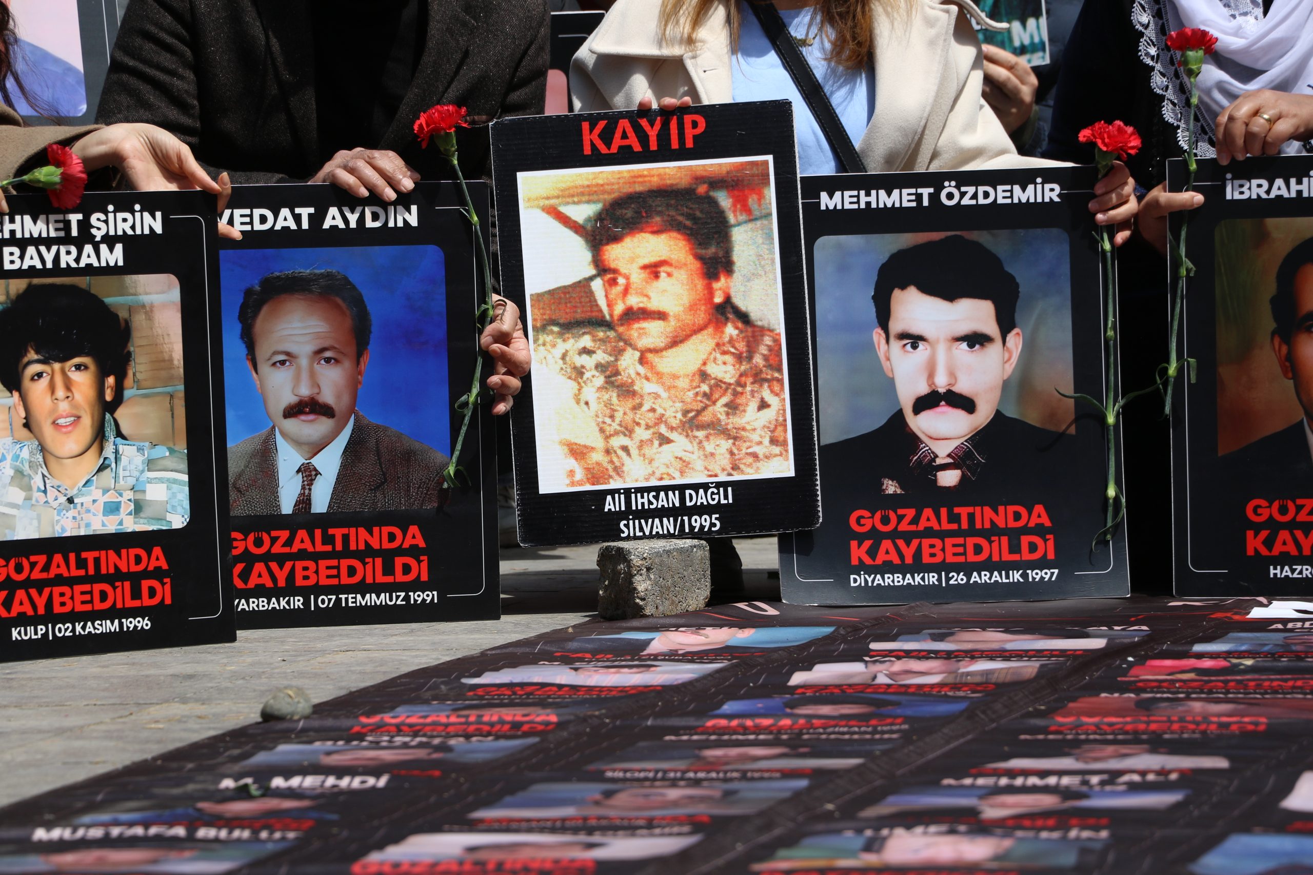 ‘Dinmeyen acımızın, gözyaşımızın adaletini istiyoruz’