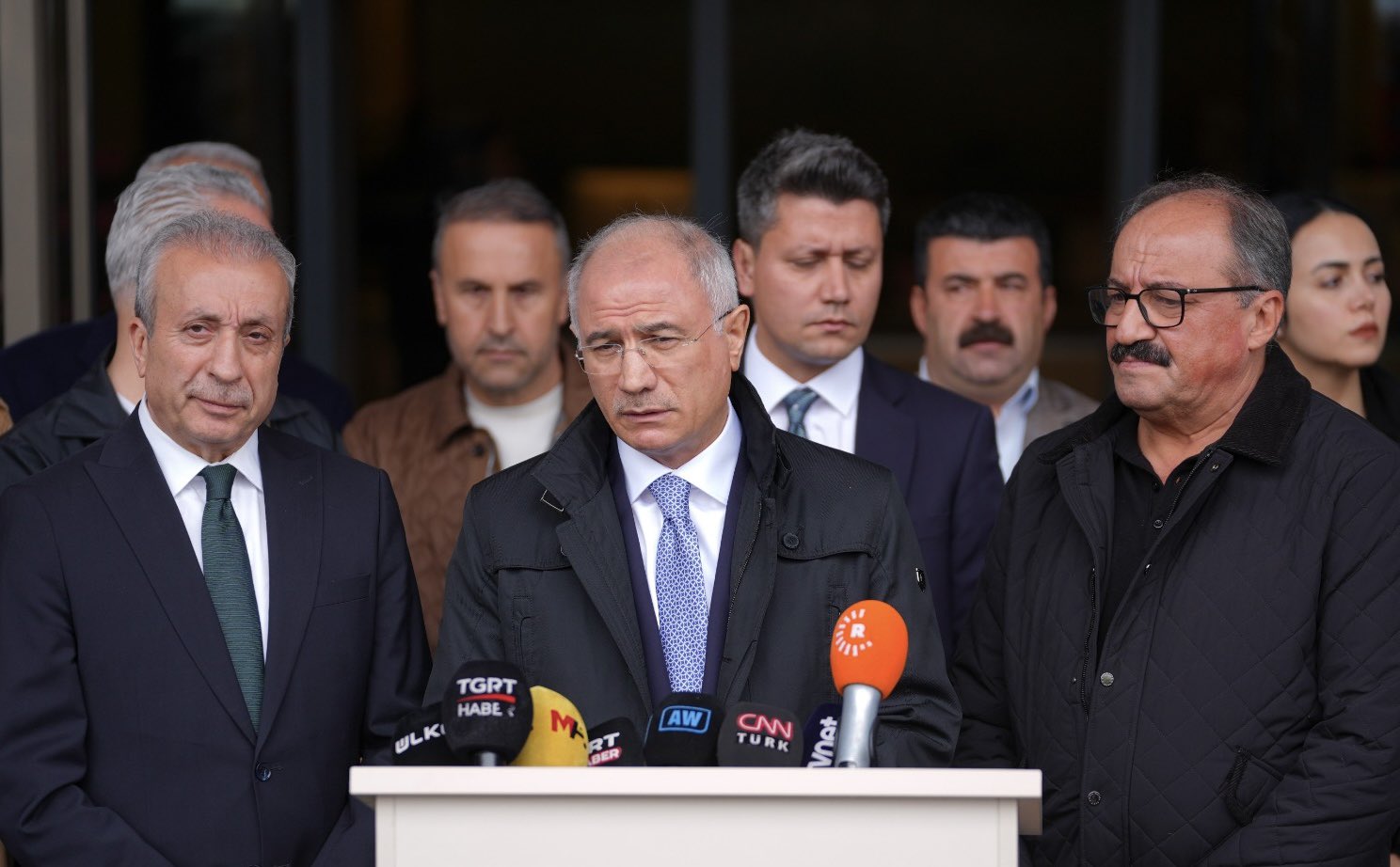 Önder’i hastanede ziyaret eden Efkan Ala: Temennimiz kısa zamanda sağlığına kavuşması