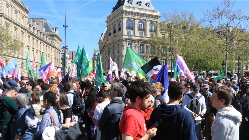 Paris’te aşırı sağ karşıtı protesto