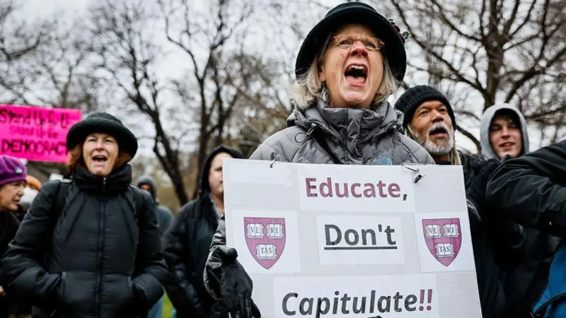 Harvard Trump yönetimine dava açtı