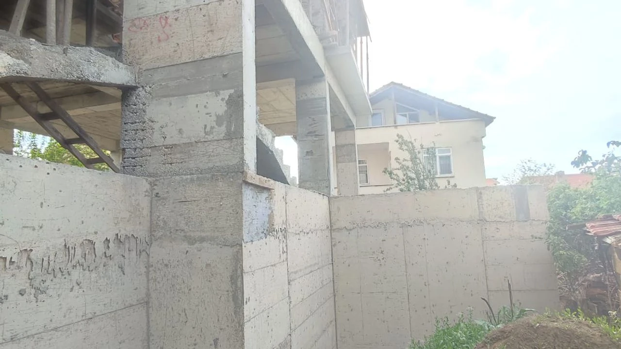 Edirne’de iş kazası: İnşaattan düşen işçi ağır yaralandı