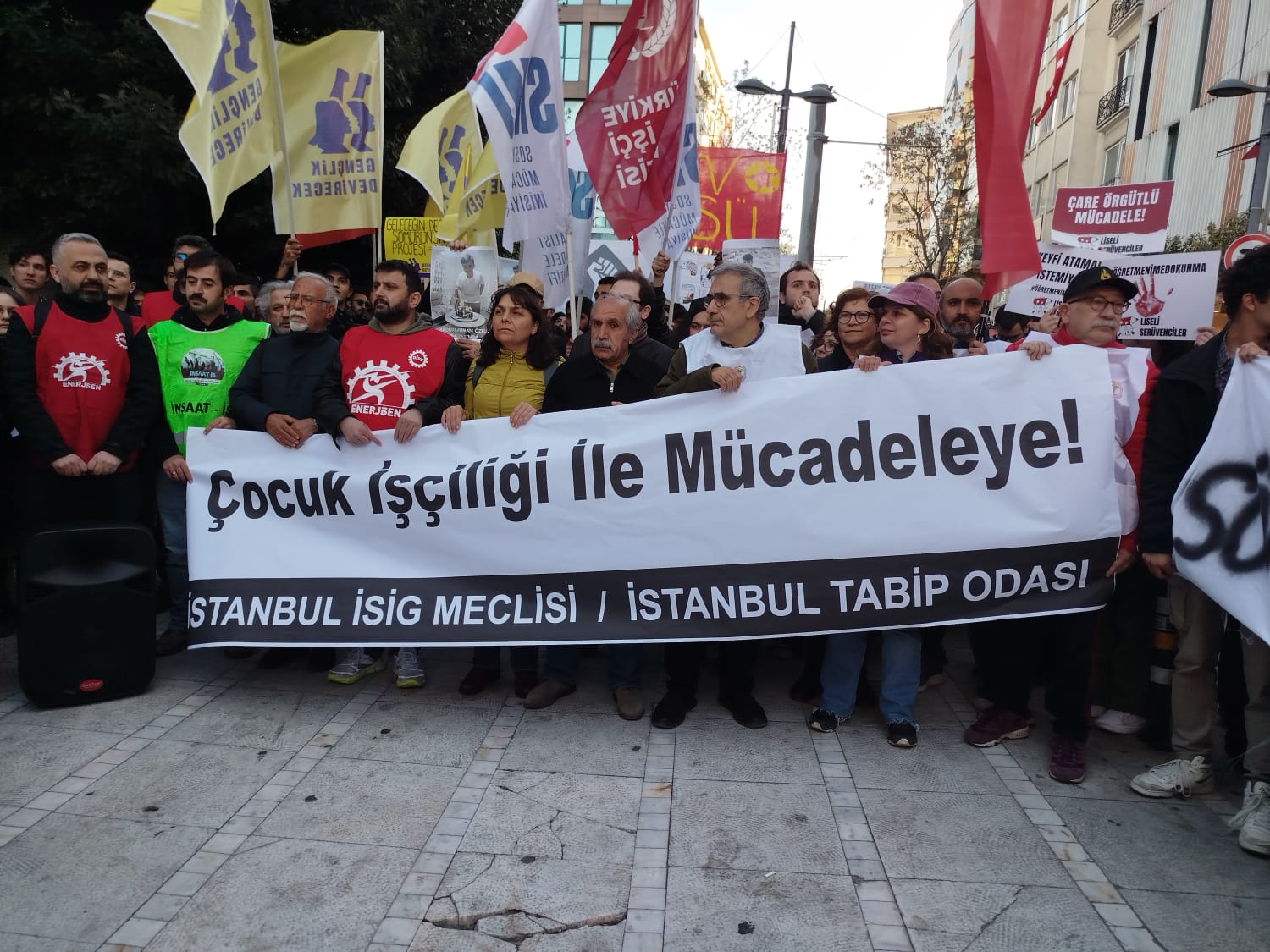 İSİG Meclisi ve İstanbul Tabip Odası’ndan ‘çocuk işçiliği’ protestosu