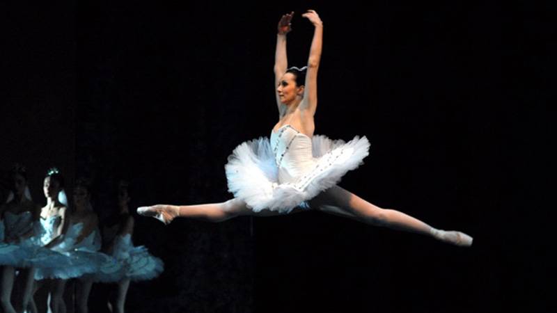 Foto Muhabiri Ali Öz’den ‘Fotoğrafın Dansı / Dansın Fotoğrafı’ sergisi