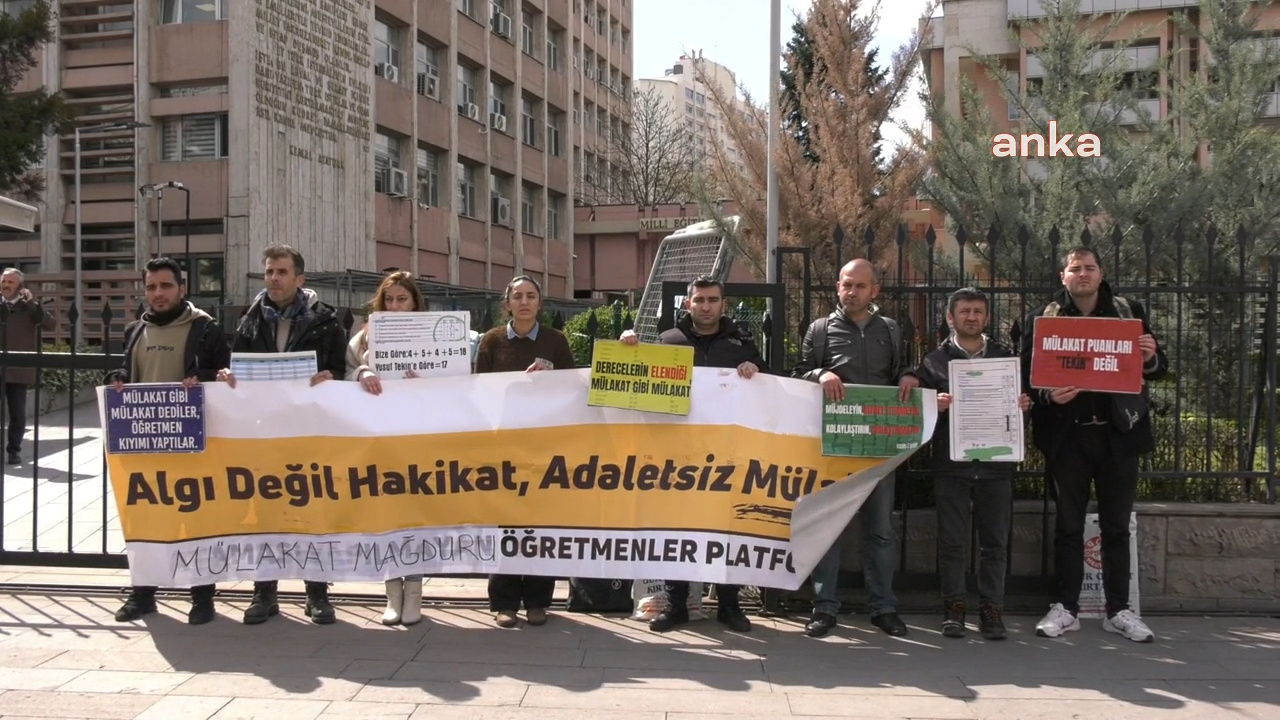 Mülakat mağduru öğretmenler bir kez daha MEB önündeydi