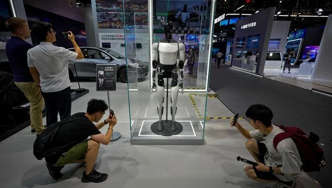 Ticaret savaşı robotları ‘üzdü’ | ABD-Çin gerilimi Optimus’u olumsuz etkiledi