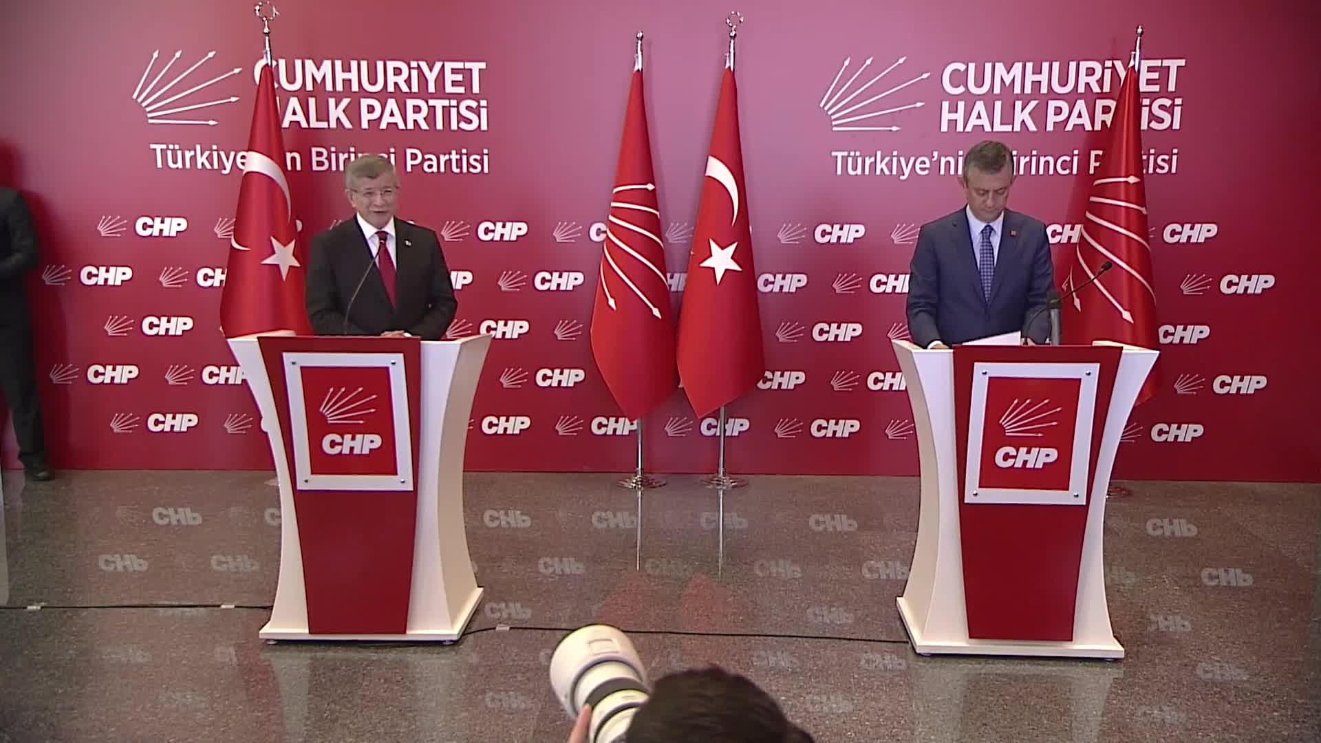 Davutoğlu’ndan Erdoğan’a: ‘Trump’ın ipiyle kuyudan inilemez, meydan okumalı’